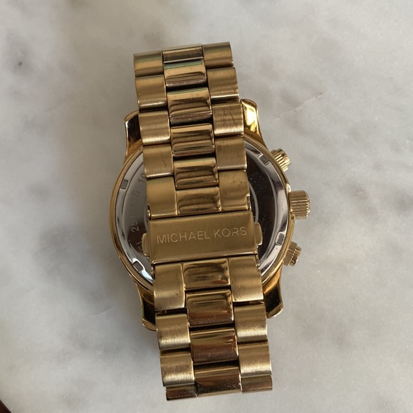 Michael Kors Oversized Women’s Watch - Picture 6 of 8